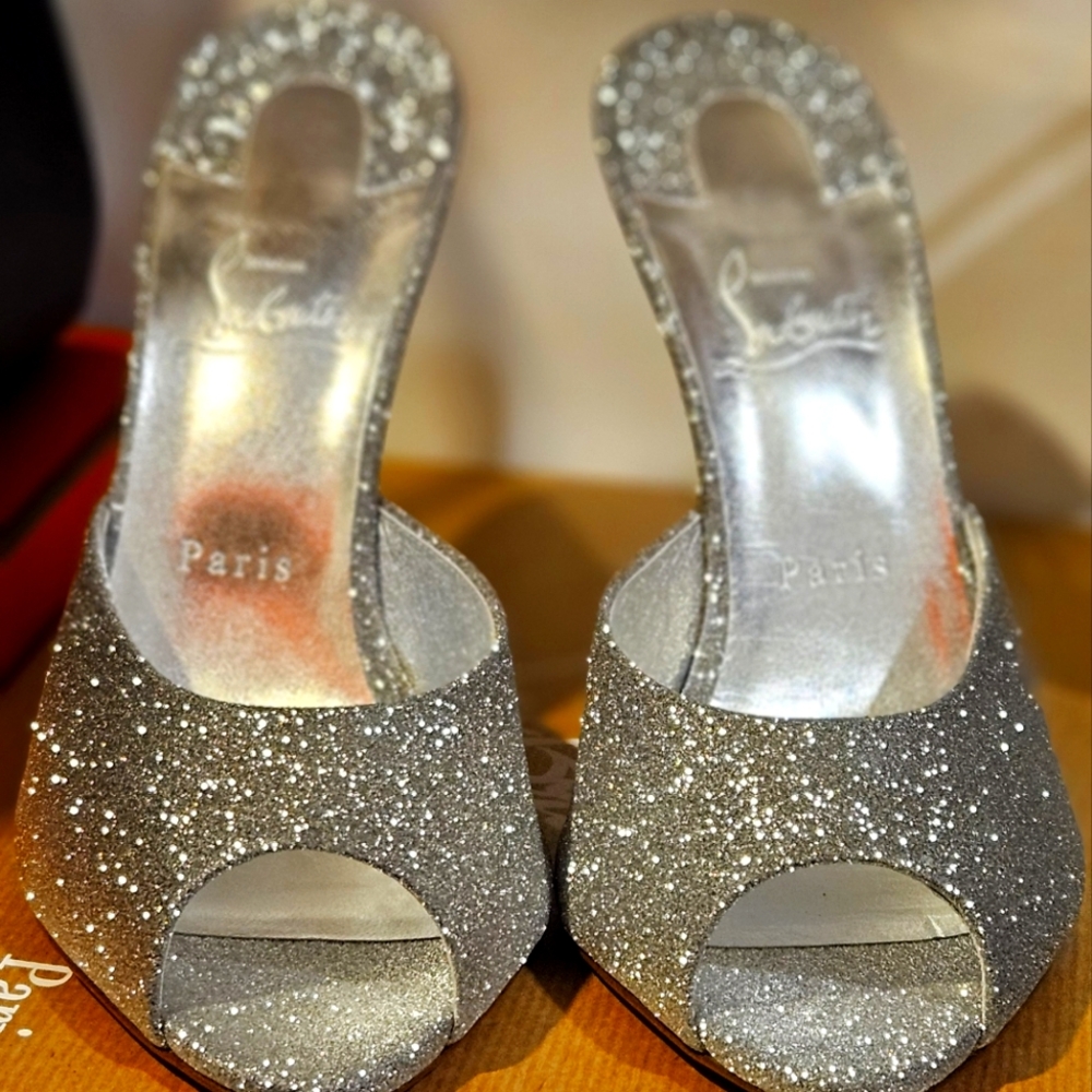 CHRISTIAN LOUBOUTIN SPARKLY ME DOLLY NIB